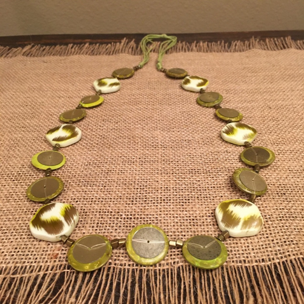 Green and beige necklace